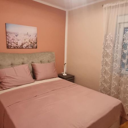 Apartmán Senkini Dvori Sutomiscica Exteriér fotografie