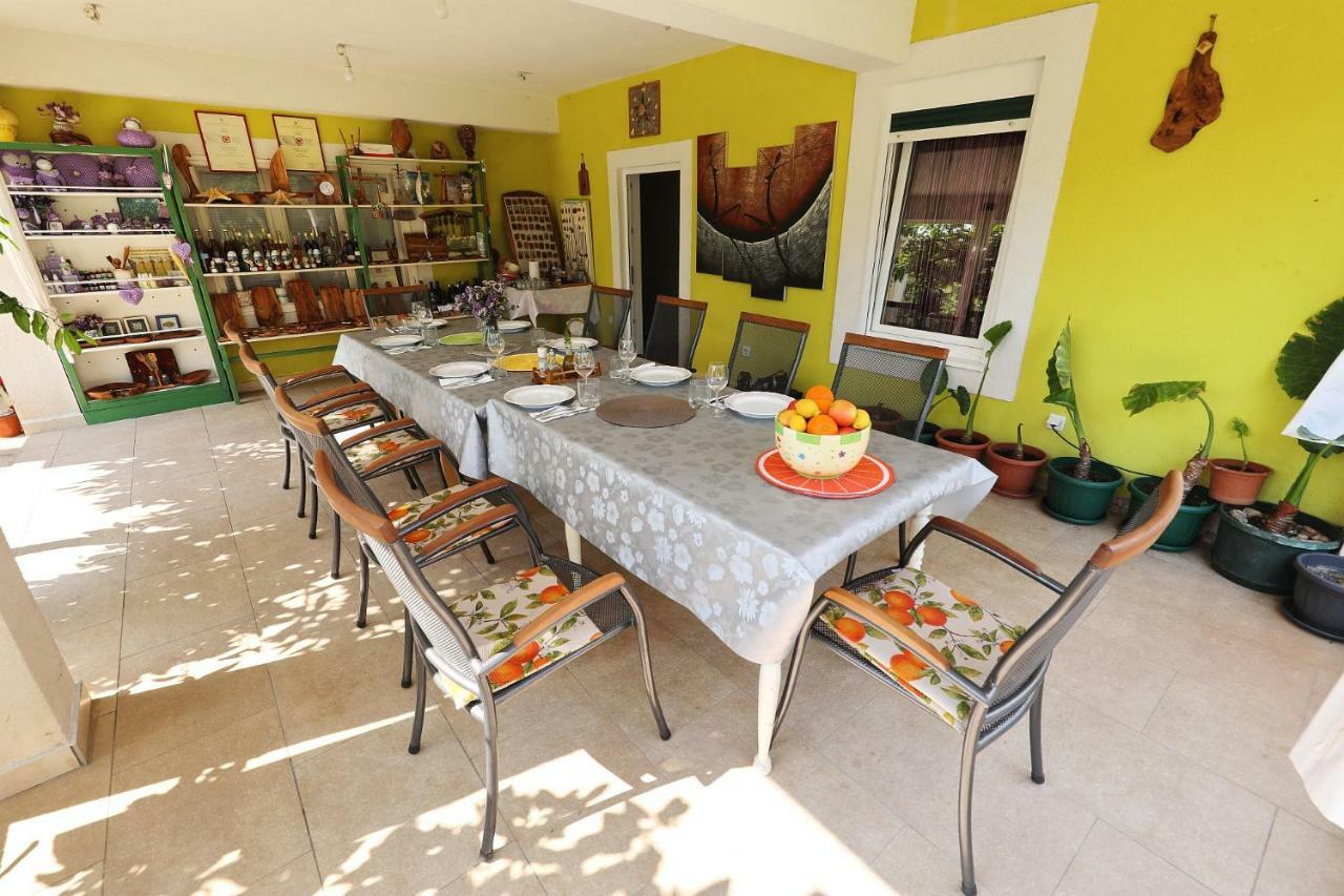 Apartmán Senkini Dvori Sutomiscica Exteriér fotografie