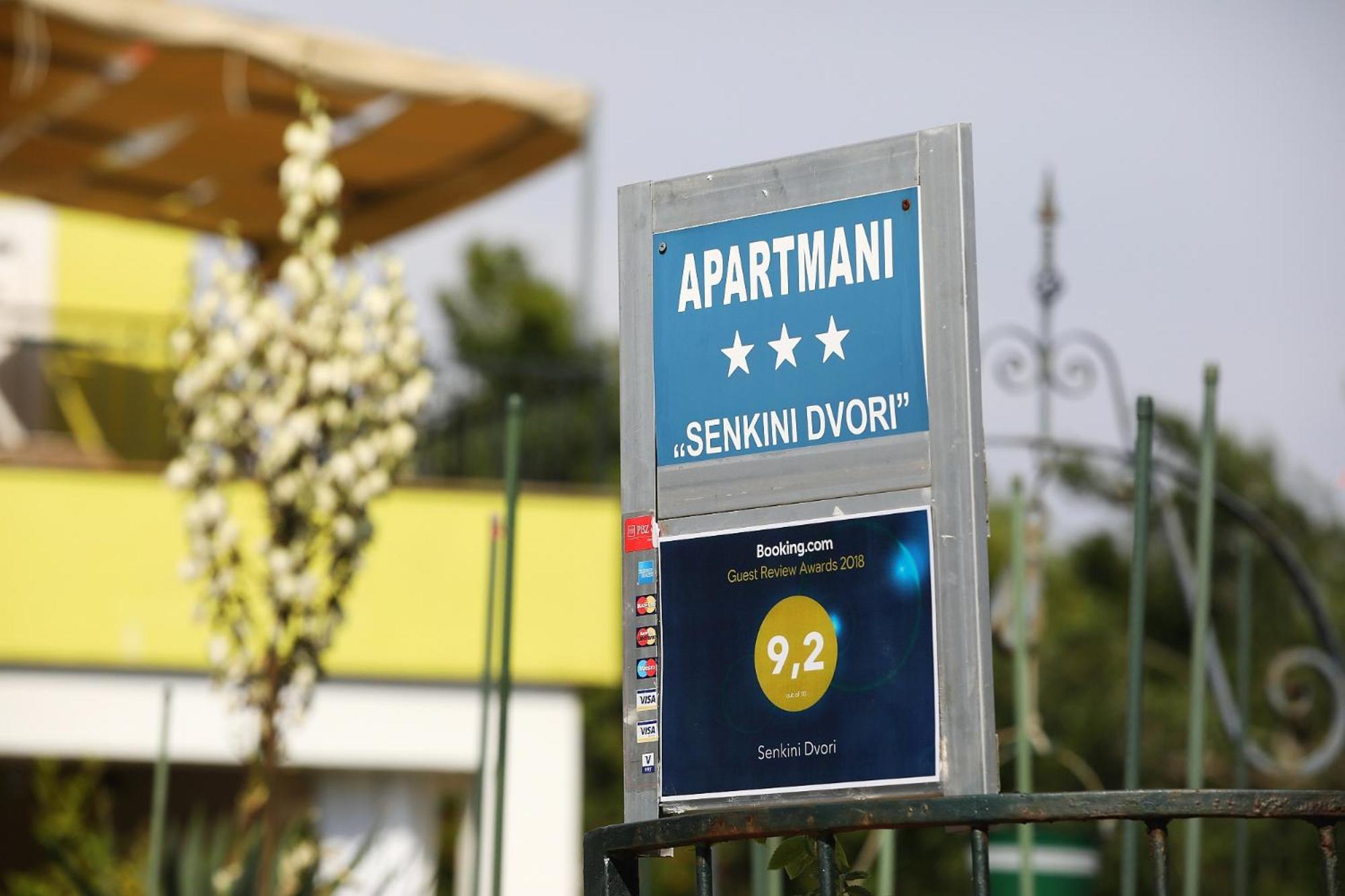Apartmán Senkini Dvori Sutomiscica Exteriér fotografie