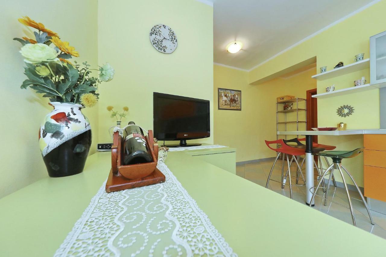Apartmán Senkini Dvori Sutomiscica Exteriér fotografie