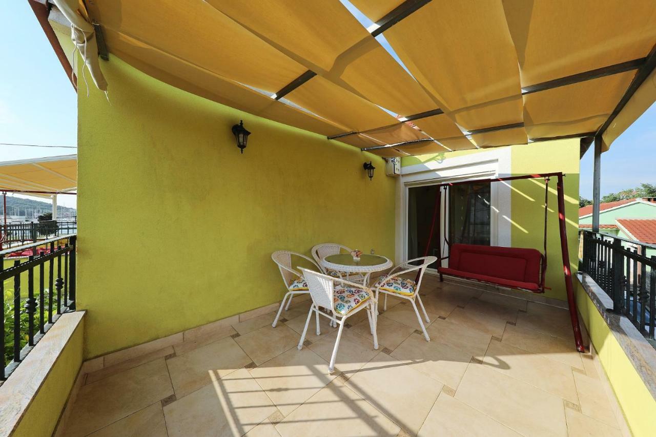 Apartmán Senkini Dvori Sutomiscica Exteriér fotografie