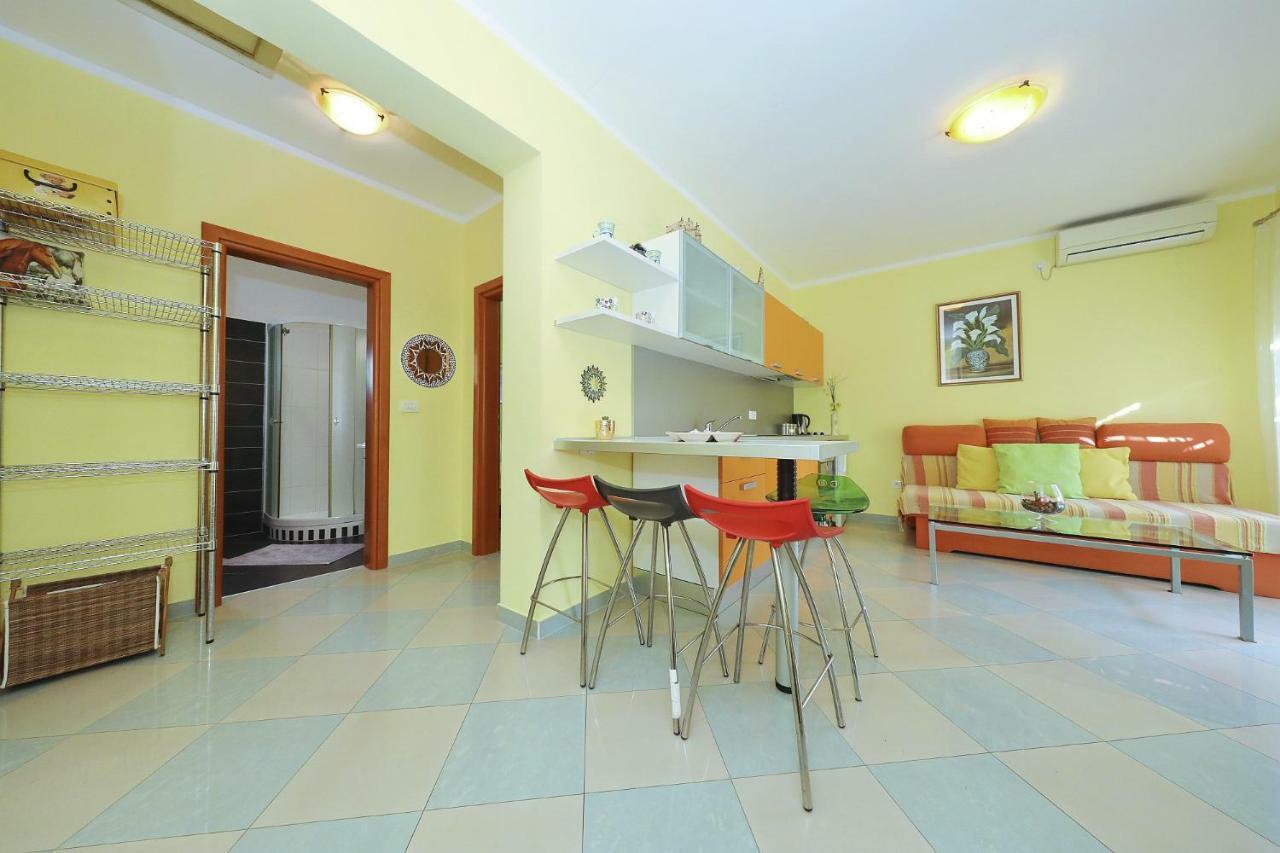 Apartmán Senkini Dvori Sutomiscica Exteriér fotografie