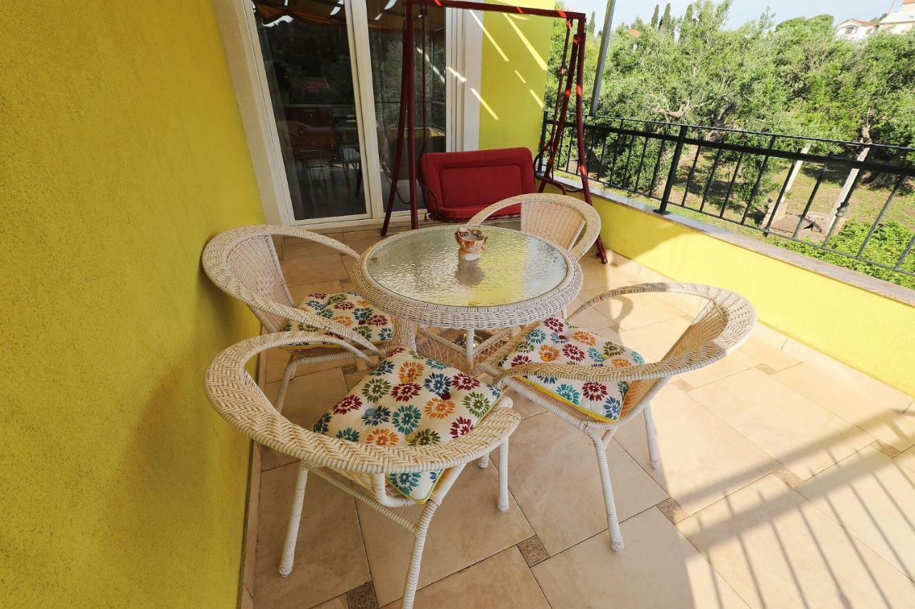 Apartmán Senkini Dvori Sutomiscica Exteriér fotografie