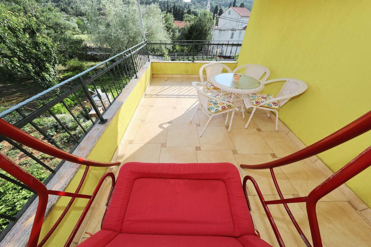 Apartmán Senkini Dvori Sutomiscica Exteriér fotografie