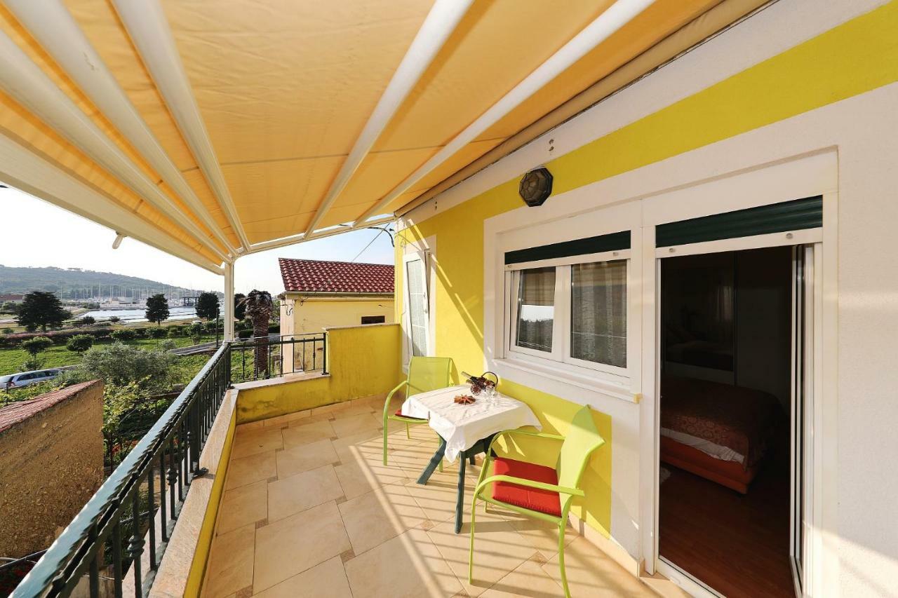 Apartmán Senkini Dvori Sutomiscica Exteriér fotografie
